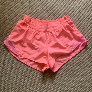 Lululemon hotty hot shorts 2.5 SUNSET